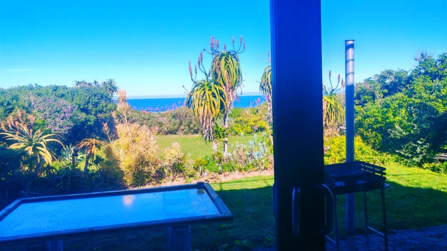 5 Bedroom Property for Sale in Outeniqua Strand Western Cape
